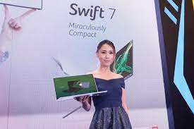 Acer swift 7 sf714 52t 73cq comes with these high level specs: Acer Swift 7 Now In Malaysia Key Specs Revealed Stuff