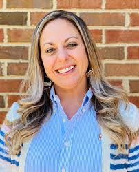 Mandy Taylor's Instagram, Twitter & Facebook