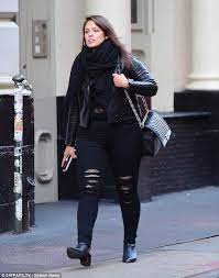 Ashley Graham Keeps It Casual And Coordinated In Black Ensemble Plus Size Winter Outfits Black Clothes Women Curvy Outfits
