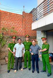 Jun 03, 2021 · nói về việc ca hát ồn ào, quang tèo cho biết: áº£nh Quang Teo Bá»‹ Cong An Báº¯t Kháº©n Cáº¥p Khiáº¿n Dan Máº¡ng Nga Ngá»­a