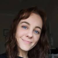 Carrie Yates's Instagram, Twitter & Facebook