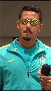 Em seu 'trote' na Seleção Brasileira, Verissimo revelou e se emocionou ao  falar sobre a superação de seu pai na luta contra a Covid-19. Crédito: CBFTV