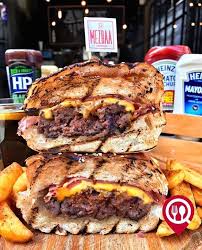 Dallas Burger Mezbaa Steak Burger Istanbul Karakoy Calisma Saatleri 11 30 00 00 0 212 243 61 51 27 180 Gr Alkolu Me Yemek Burgerler Dallas