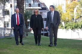 USU General Secretary Graeme Kelly, Randwick Mayor Lindsay Shurey, and  General Manager Ray Brownlee meet to discuss Randwick Council's new 10 days  paid Family and Domestic Violence Leave policy.