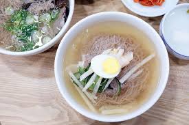 Naengmyeon comes in a variety of forms and styles. Nampo Myeonok ë‚¨í¬ë©´ì˜¥ Seoul Famous Naengmyeon Korean Cold Noodles With Michelin Bib Gourmand Danielfooddiary Com