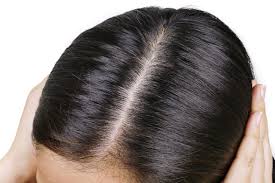 La ligne horizontale crée par le toupet agrandira d'avantage. Comment Couper Une Frange Droite Soi Meme Bloghair