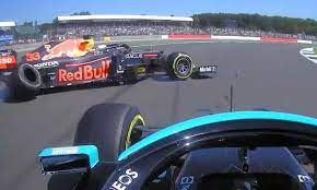 Beim vierten angriff versucht es hamilton mit der brechstange und verstappen fliegt in die reifen. Geefqiypuungym