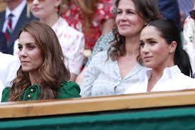 The duchess of cambridge, who shares three children with. Meghan Markle Und Kate Middleton Das Bringt Fass Zum Uberlaufen Derwesten De