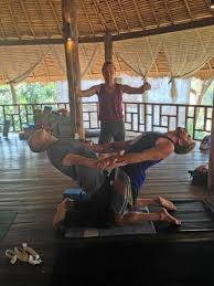 When i moved to chiang mai i was delighted to find a hotbed of yoga teachers and students from around the world. Shantaya Yoga School