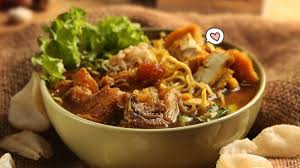 Pasalnya, tahu campur berisi daging sapi rebus, selada, tauge, mi atau lontong, dan perkedel singkong. 5 Kreasi Resep Tahu Campur Khas Jawa Tengah Dan Jawa Timur Yuk Coba Orami