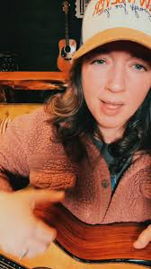 Oh hey , hi, hello. 👋🏻