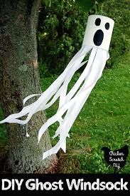 Place a 3 foot strip of tulle centered around the ghost stand and spray it liberally with a starch. 30 Diy Halloween Decorations Scratch And Stitch