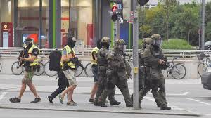 Neue akten belegen rechtsextremes motiv mehrerer beteiligter am 16.06.2017am 22. Entwarnung 18 Jahriger Lauft Amok In Munchner Einkaufszentrum Oez Sek Einsatz De