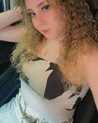 𖣔 Emily Brown 𖣔(@peachipancakes) • Instagram 사진 및 동영상