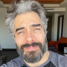 No soy cantante ni actor ni nada": Omar Chaparro se sincera, confiesa que  ha pensado en el retiro