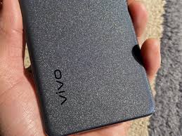 Vivo V23 Pro Review with Pros and Cons ...