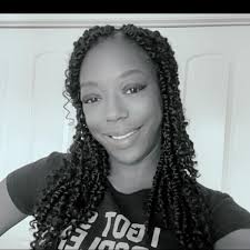 Peppermint stick ice cream? 🎅🏼🍦🎄 Say less! The Ninja Kitchen CREAMi  Deluxe Frozen Treat Maker (with extra pints) will be a crowd pleaser this  holiday season! Snag this frozen treat maker before