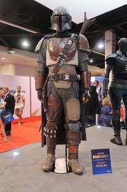 The Mandalorian Din Djarin D23 2019 037 Jpg Boba Fett Costume And Prop Maker Community The Dented Star Wars Convention Mandalorian Mandalorian Cosplay
