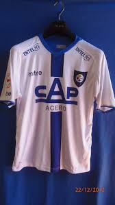 Nuestro pobre coyote, después de verse abrumado por el pesado año 2020, ahora ya no puede más. Huachipato Visitante Camiseta De Futbol 2009