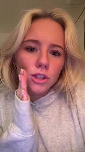 Why Does My Face Look Fat with Dark Clothing