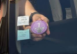 Read the rest of this feature for all you need to know about getting a legitimate sticker. Lyon D Ici A 2026 Seuls Les Vehicules Avec Une Vignette Crit Air 0 Et 1 Pourront Circuler Actu Lyon