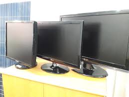 Im not very good with size of monitors and i have a 19 right now. 19 Inch Or 22 Inch Or 24 Extreme Computer Kandy Pvt Facebook