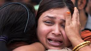 Van más de 5 mil muertos en Nepal; la ayuda llega al epicentro