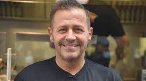 Seine geschäftspartnerin desirée hansen, mit der er einen foodtruck hatte, will ein buch über ihn auf den markt bringen. Drogen Uberdosis Reality Tv Star Willi Herren 45 Ist Tot Film Plus Kritik Online Magazin Fur Film Kino