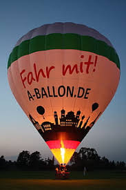 The heated air inside the envelope makes it buoyant, since it ha. Fotografie GratuitÄƒ Balon Cu Aer Cald Balon PlimbÄƒri Cu Balonul Cu Aer Cald Explozia Augsburg Hippopx