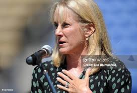 690 Lisa Tracy Stock Photos, High-Res Pictures, and Images