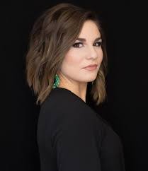 Kelly Dreiling's Instagram, Twitter & Facebook