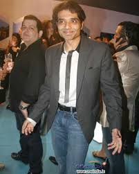 Uday chopra, late yash chopra's younger son, started his film career by assisting yash chopra in the films lamhe (1991), parampara (1993), darr (1993) and dil to pagal hai (1997). Uday Chopra Photos Hd Latest Images Pictures Stills Of Uday Chopra Filmibeat