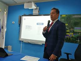 El Presiente de ANDA, Frederick Benitez Cardona afirmó que durante el  gobierno del presidente Nayib Bukele, la institución rehabilitó 57 pozos de  agua potable y perforó otros 12 en diferentes zonas del