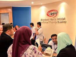 Bagi orang bukan islam, manfaat daripada badal haji akan dibayar sebagai. Bank Rakyat On Twitter Liveupdatebankrakyat Suasana Kaunter Cawangan Utama Bank Rakyat Di Myipo Https T Co Vbttcaxndf