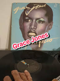 Clyde Sample's Instagram, Twitter & Facebook