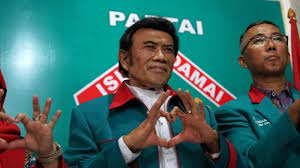 Siapa sih yang tidak mengenal rhoma irama yups betul sekali beliau siraja dangdut pencipta lagu di bawah ini admin sudah menyiapkan link download rhoma irama full album terlengkap dari album. Terlalu Kader Mulai Tinggalkan Rhoma Irama Dan Partai Idaman Tribunnews Com Mobile