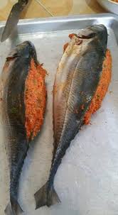 Ikan caru (siang bersihkan & belah belakang badan) daun pisang / daun kunyit (untuk balut ikan). Resipi Ikan Cencaru Sumbat Mak Ajar Step By Step Mesti Jadi