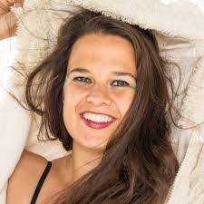 Alma Gall's Instagram, Twitter & Facebook