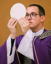 God is ready to open the door of blessing for you today. Thank ❤️ Him for  the health and peace in your life.