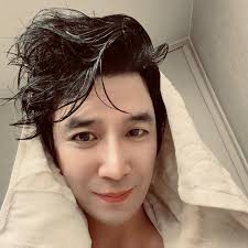 어머나🤩🤩 진짜 프랑스 배우 같아요 👍🏽👍🏽 즐거운 저녁 되세요🤗🤗