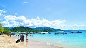 Samping kiri dan kanan jalan menuju pantai mutun di penuhi pepohonan yang cukup tertata apik. Not Nice Review Of Mutun Beach Bandar Lampung Indonesia Tripadvisor