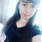 Iris Zapien's Instagram, Twitter & Facebook