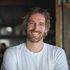 Darren Sam's Instagram, Twitter & Facebook