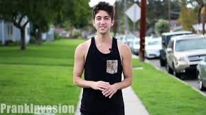 Kissing Prank GYM EDITION (GONE SEXUAL) PrankInvasion (Chris Monroe) Pranks  Gone Sexual