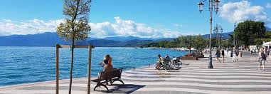 Buchungszeiten postbank wie lange bucht die postbank geldeingange. Camping Lazise Campingplatz Lazise