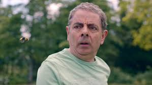 A férfi a méh ellen: Rowan Atkinson egy rovarral vív elkeseredett és súlyos  következményekkel járó küzdelmet új vígjáték-sorozata előzetesében