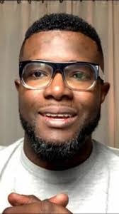 Elisa Combs's Instagram, Twitter & Facebook