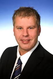 Robert Enderle's Instagram, Twitter & Facebook