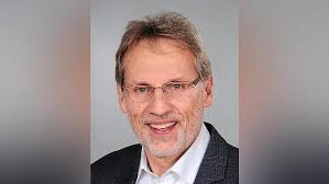 Stühlerücken am Ratstisch