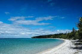 This ban came about in the late 19th century when automobiles brought to the island with nearly 400 rooms, it is by far the largest and dare i say grandest of lodgings on mackinac island. 48 Hours In Mackinac Island Michigan Styleblueprint